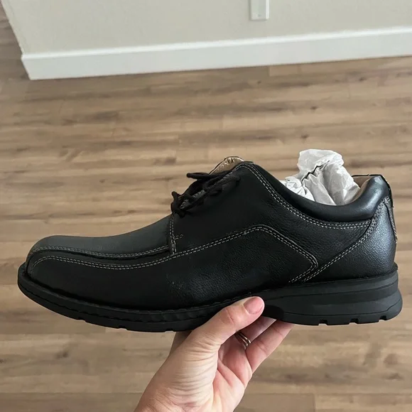 Dockers Black Leather Oxfords - Picture 3 of 6